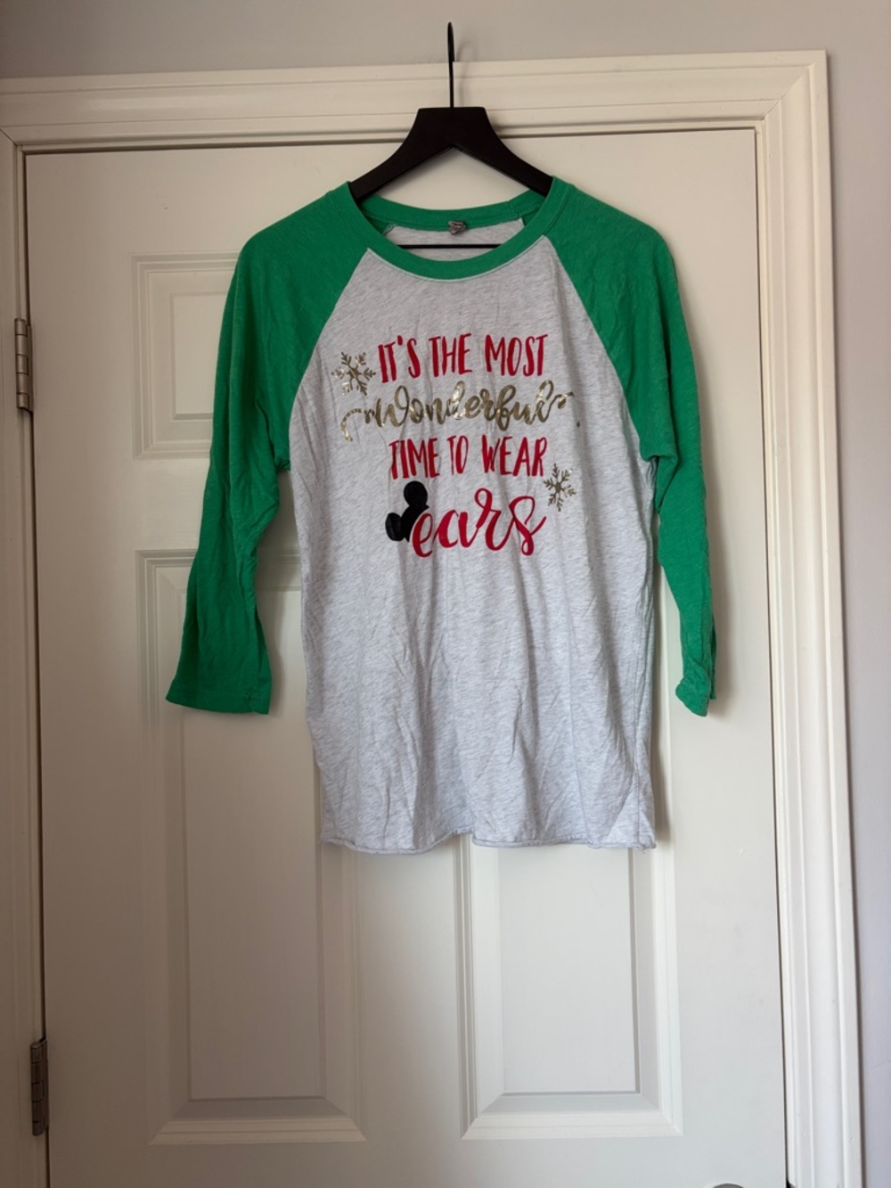 “It’s the most wonderful time to wear ears” 3/4 sleeve top